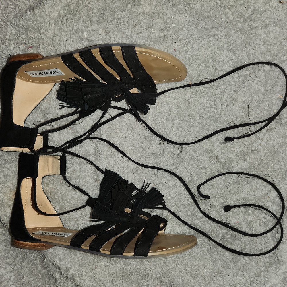Steve Madden Size 8 M Black Suede Tassle Gladiator Sandals